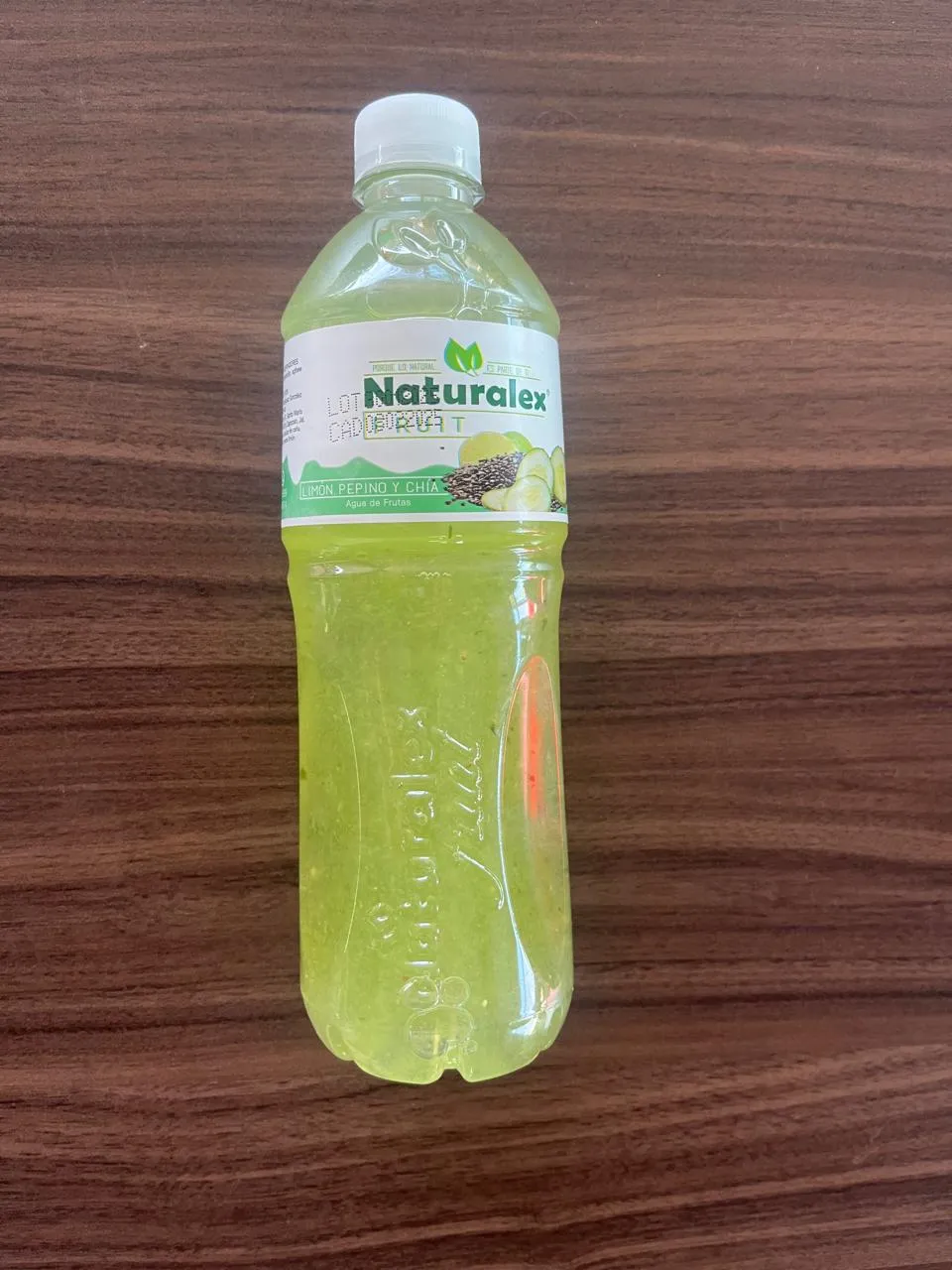 Agua de Limón pepino y chia 