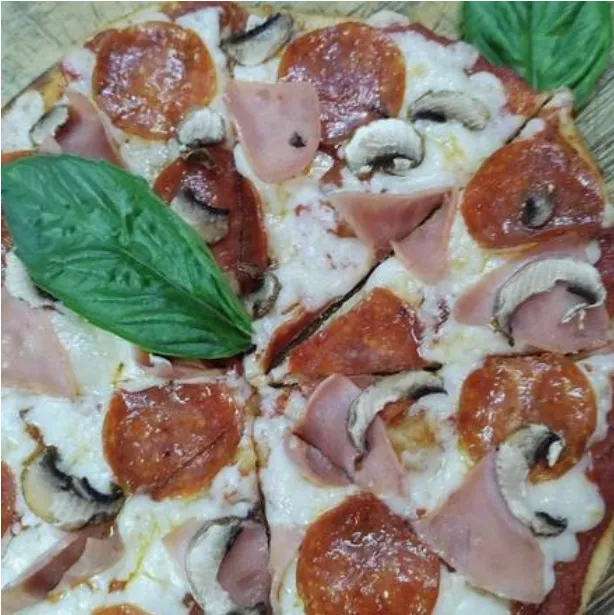 Pizza 8 solo 2 Ingredientes