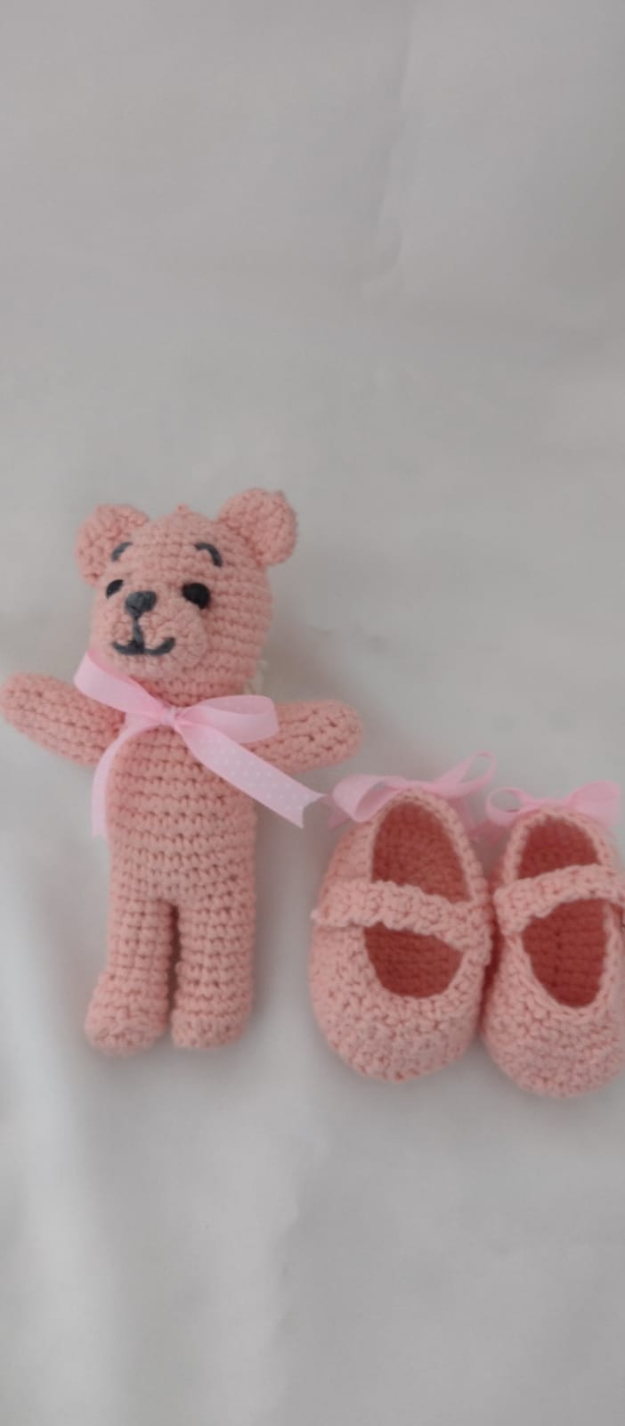 Juego de zapatos con osito rosita crochet