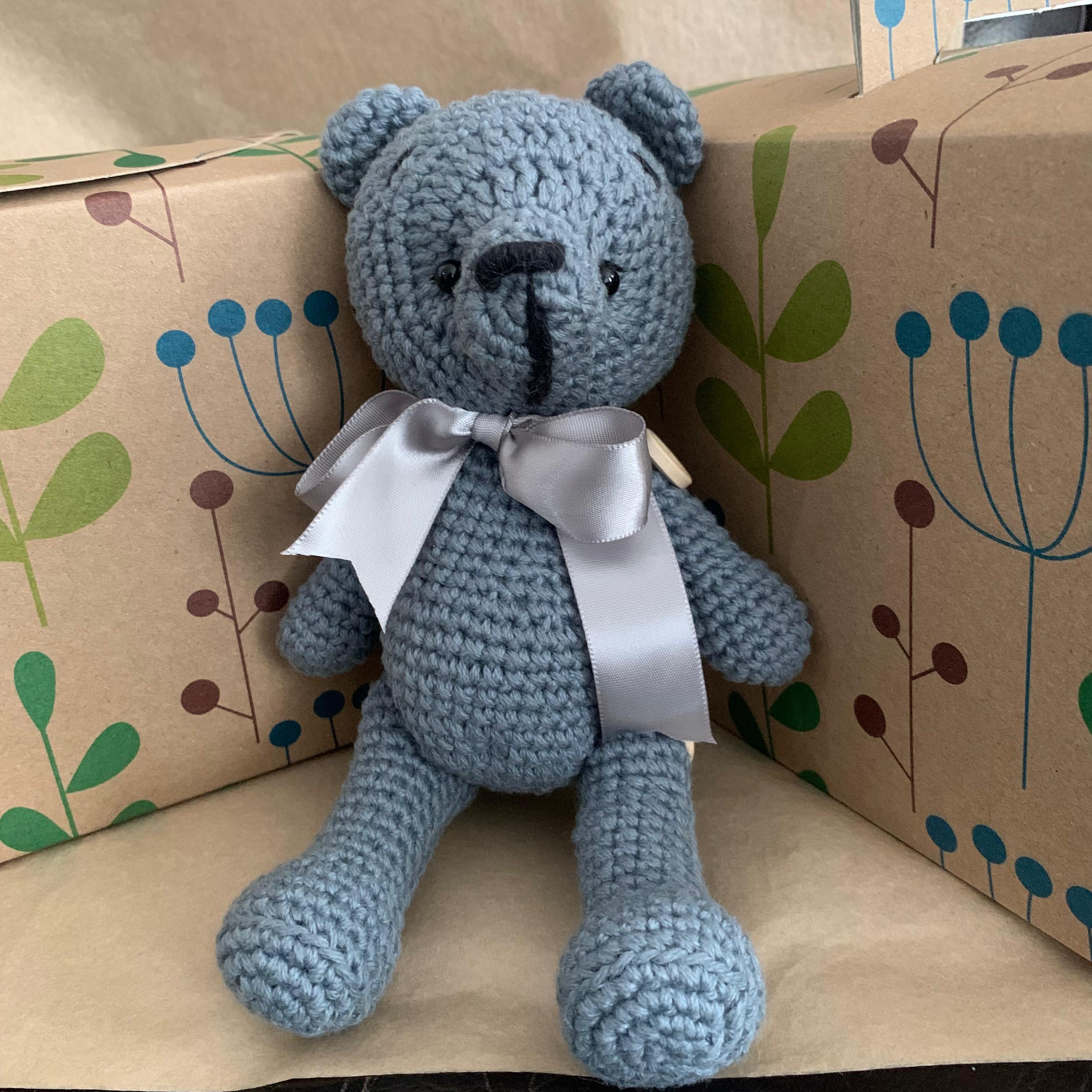 Osito amigurumi gris de 20 cm